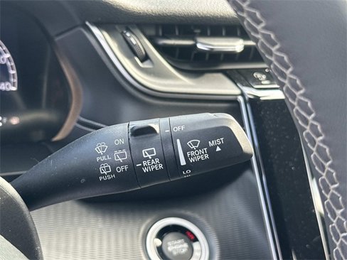 Used 2023 Jeep Grand Cherokee Altitude image 26
