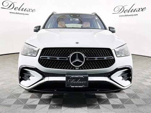 Used 2024 Mercedes-Benz GLE 450 4MATIC w/ AMG Line Exterior image 2
