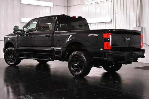 Used 2024 Ford F250 XLT w/ XLT Premium Package image 5