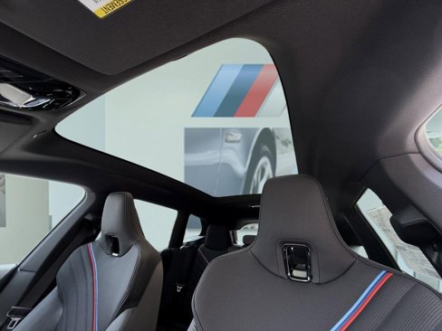 New 2026 BMW iX xDrive60 w/ M Sport Package image 21
