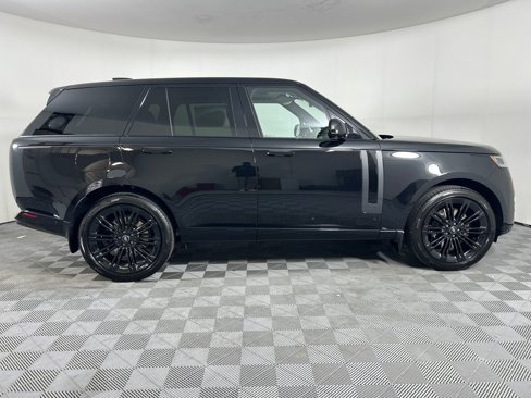 New 2025 Land Rover Range Rover SE image 7