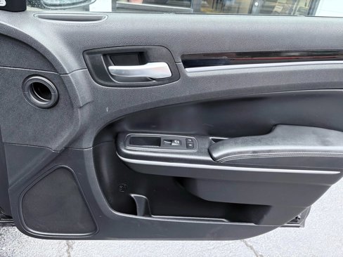 Used 2019 Chrysler 300 S image 20