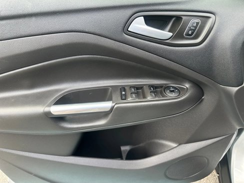 Used 2018 Ford Escape SEL image 15