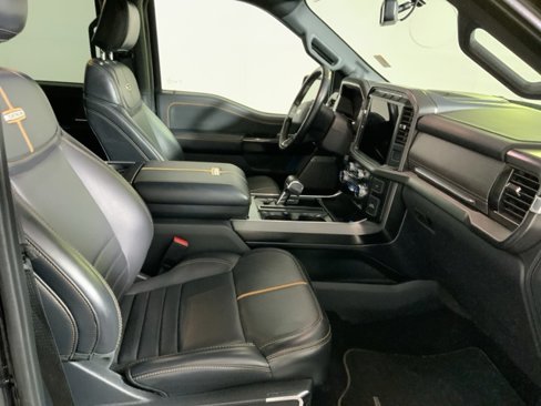 Used 2023 Ford F150 Platinum image 35