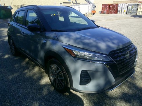 Used 2023 Nissan Kicks SR w/ SR Premium Package image 7