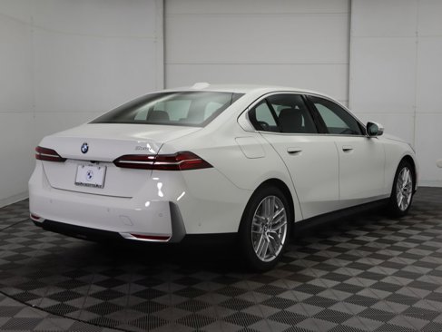Used 2025 BMW 530i w/ Premium Package image 7