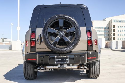 New 2025 Land Rover Defender 110 X-Dynamic SE image 5