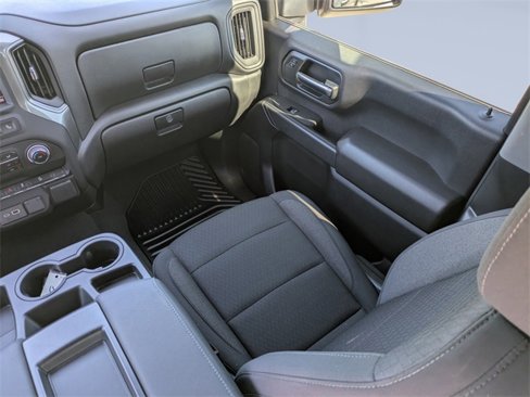 Used 2025 Chevrolet Silverado 2500 Custom w/ Custom Value Package image 17