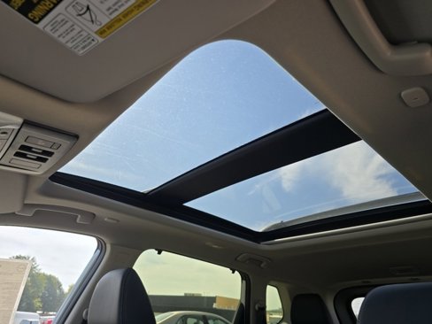 New 2026 Nissan Rogue Platinum image 3