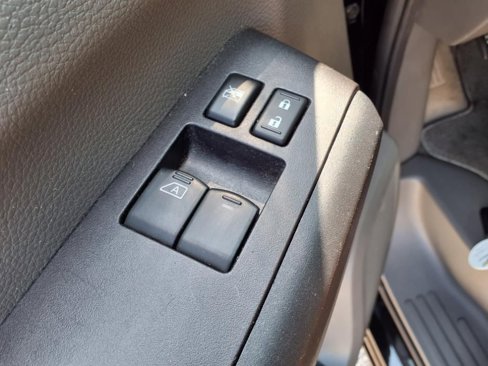 Used 2018 Nissan NV 3500 SL image 15