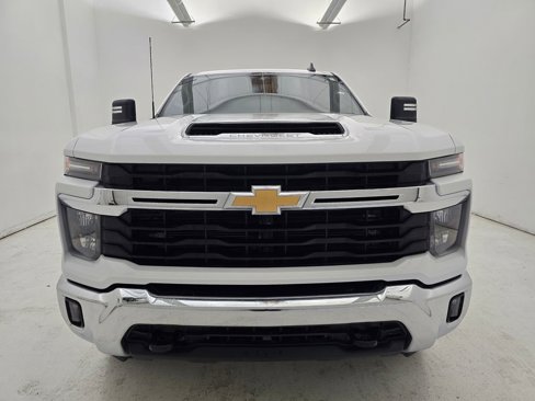Used 2024 Chevrolet Silverado 2500 LT image 25