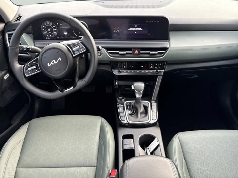 Used 2024 Kia Seltos SX w/ SX Sunroof Package image 16