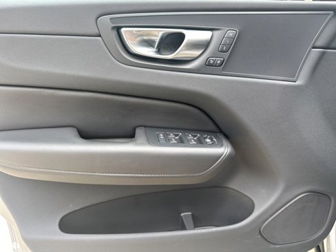 Certified 2025 Volvo XC60 B5 Plus image 16