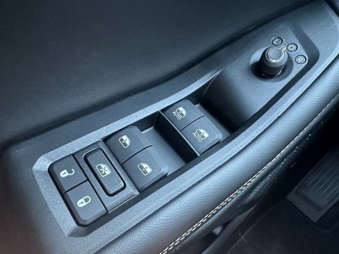 New 2025 Jeep Grand Cherokee L Limited w/ Black Appearance Package image 36
