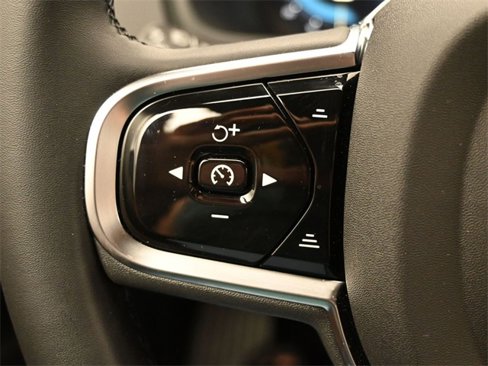 Used 2024 Volvo XC90 B6 Plus w/ Protection Package Premier image 24