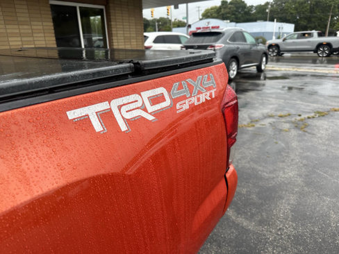 Used 2017 Toyota Tacoma TRD Sport image 27