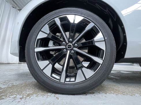 New 2026 Volvo XC60 B5 Plus w/ Protection Package Premier image 10