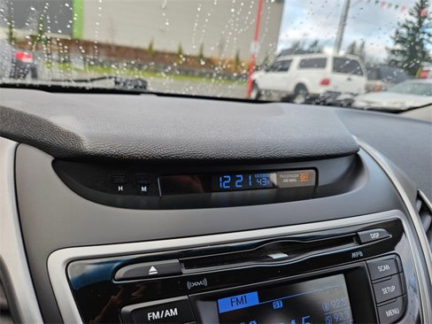 Used 2016 Hyundai Elantra SE image 18