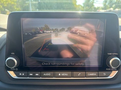 Used 2023 Nissan Rogue SV image 22