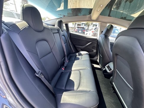 Used 2023 Tesla Model 3 Standard Range image 17