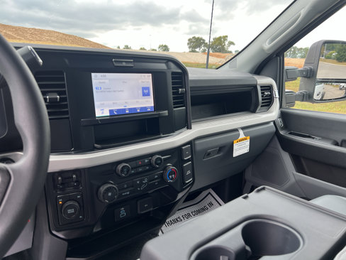 New 2026 Ford F550 4x4 Crew Cab Super Duty image 10