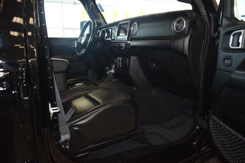 Used 2020 Jeep Gladiator Overland image 22