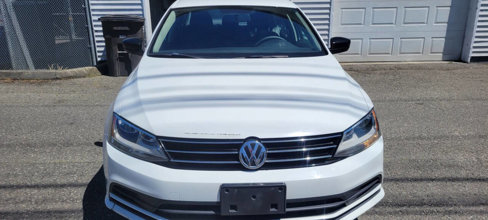 Used 2016 Volkswagen Jetta SE image 2