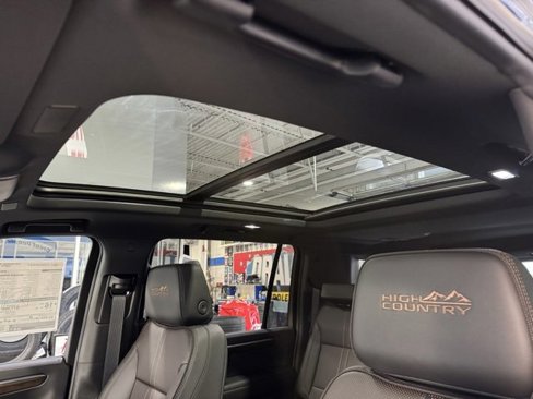 New 2026 Chevrolet Suburban High Country image 9