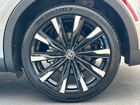 New 2026 Toyota Crown Platinum image 28