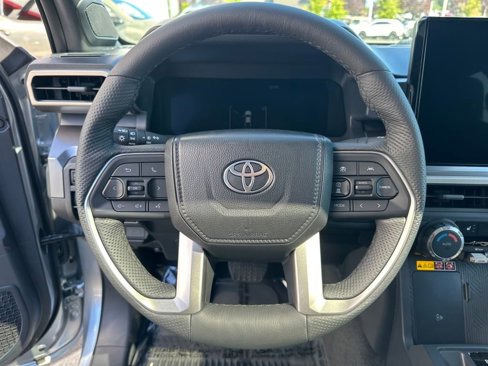 Certified 2024 Toyota Tacoma TRD Off-Road image 18