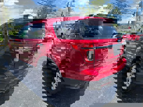 Used 2012 Ford Explorer XLT w/ Class III Trailer Tow Pkg image 4