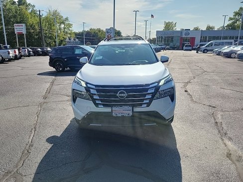 New 2026 Nissan Rogue Platinum image 8