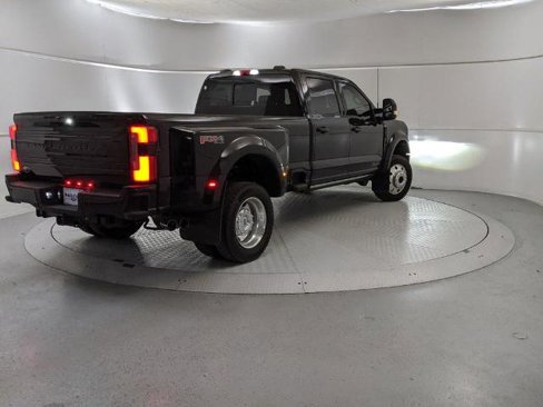 Certified 2025 Ford F450 Platinum w/ FX4 Off-Road Package image 3