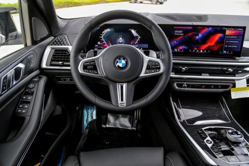 New 2026 BMW X7 M60i image 11
