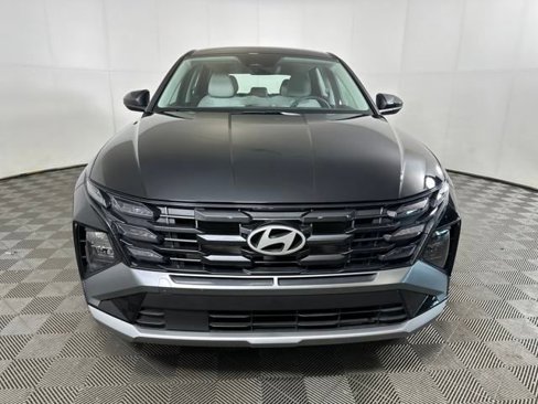 Certified 2025 Hyundai Tucson SE image 36