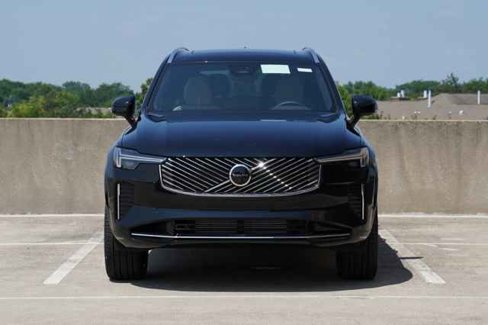 New 2026 Volvo XC90 T8 Plus image 2