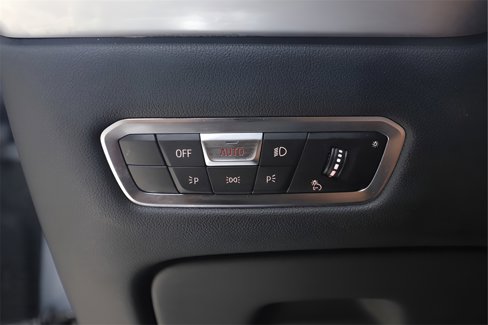 Used 2023 BMW X7 xDrive40i w/ Premium Package image 56