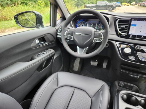 New 2026 Chrysler Voyager LX image 19