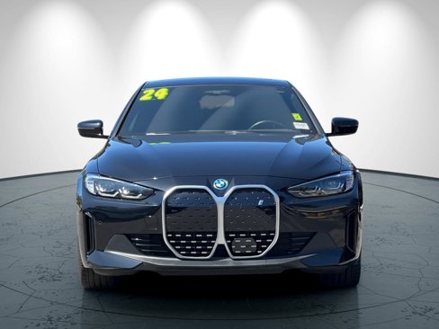 Used 2024 BMW i4 eDrive35 w/ Premium Package image 9