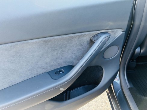 Used 2025 Tesla Model Y Long Range image 37