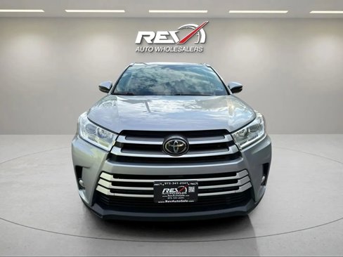 Used 2019 Toyota Highlander XLE image 8