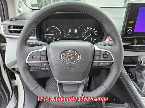 New 2025 Toyota Sienna XLE w/ XLE Plus Package image 13