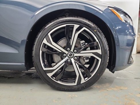 Used 2024 Volvo S60 B5 Core image 39