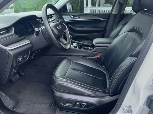 Used 2022 Jeep Grand Cherokee L Limited image 9