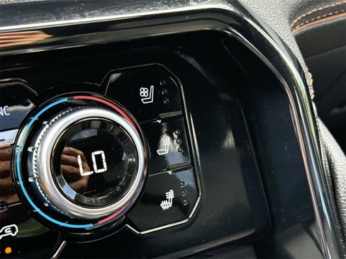 Used 2023 GMC Sierra 1500 AT4 w/ Technology Package image 39