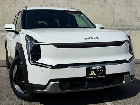 Used 2025 Kia EV9 Wind image 1