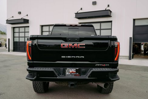 Used 2024 GMC Sierra 2500 AT4X image 7