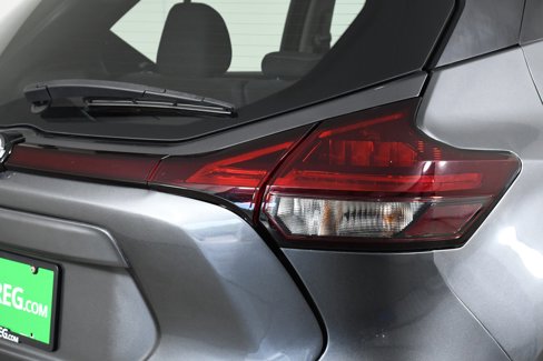 Used 2022 Nissan Kicks SV image 31