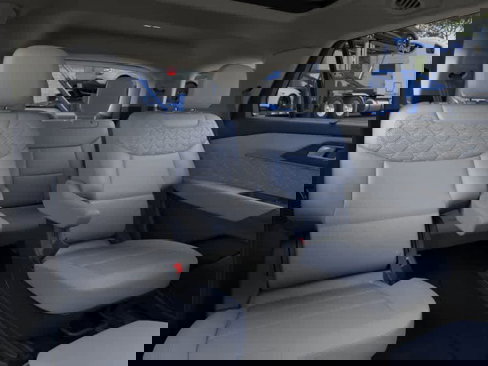New 2025 Ford Explorer Platinum image 11