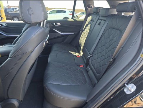 Used 2025 BMW X5 xDrive40i w/ M Sport Package image 4
